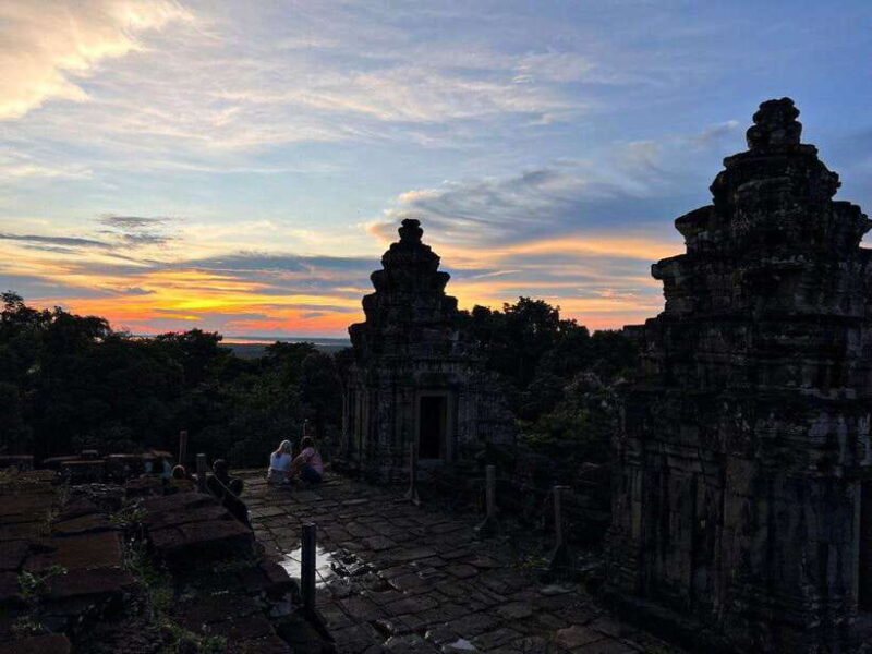 Siem Reap: Angkor Wat Small-Group Day Tour and Sunset - Who Should Consider This Tour?