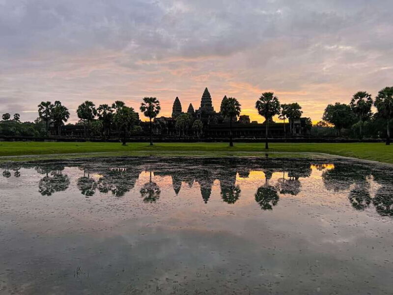 Siem Reap: Angkor Wat Small-Group Sunrise Tour & Breakfast - The Experience at a Glance