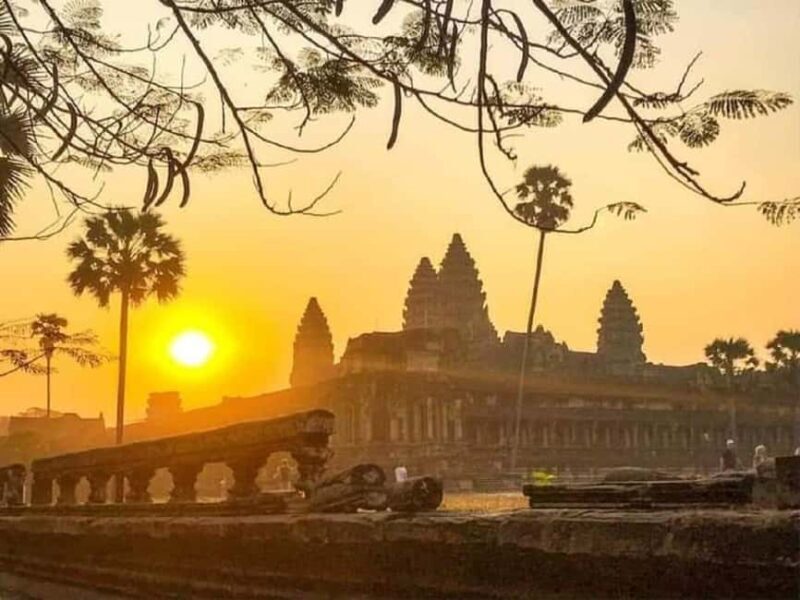 Siem Reap: Angkor Wat Sunrise Tour with Spanish Guide - What Makes This Tour Stand Out?