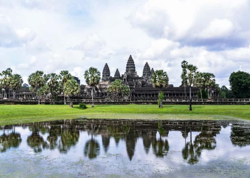 Siem Reap: Angkor Wat Tour with Private English Guide 2 Days - What to Expect and What to Bring