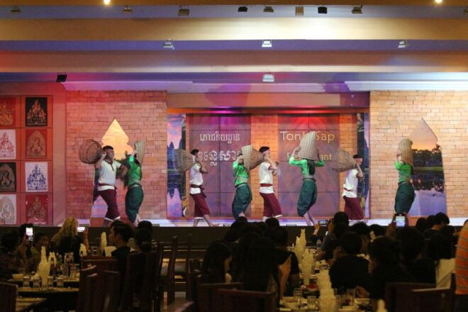 Siem Reap: Apsara Dance Show & Dinner With Tuk-Tuk Transfers - Customer Reviews