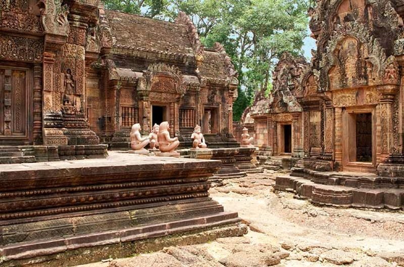 Siem Reap Banteay Srei & Kbal Spean Full-Day Tour with Landmine Museum - The Landmine Museum and Aki Ra’s work