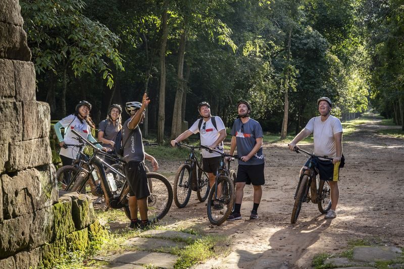 Siem Reap: Bike the Angkor Temples - Full-Day 30km Tour with Lunch - The ride at a glance
