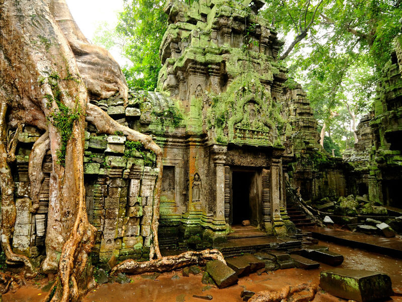 Siem Reap: Bike the Angkor Temples - Full-Day 30km Tour with Lunch - Angkor Wat: a landmark worth slowing down for