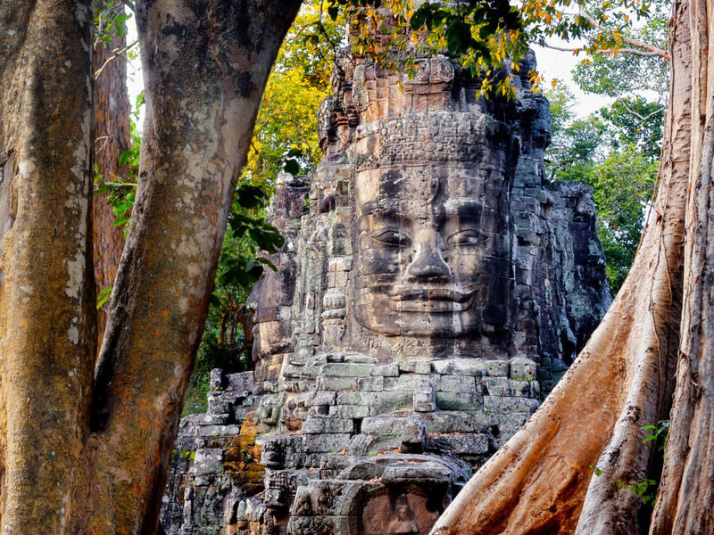 Siem Reap: Bike the Angkor Temples - Full-Day 30km Tour with Lunch - Bayon’s stone faces and Angkor Thom