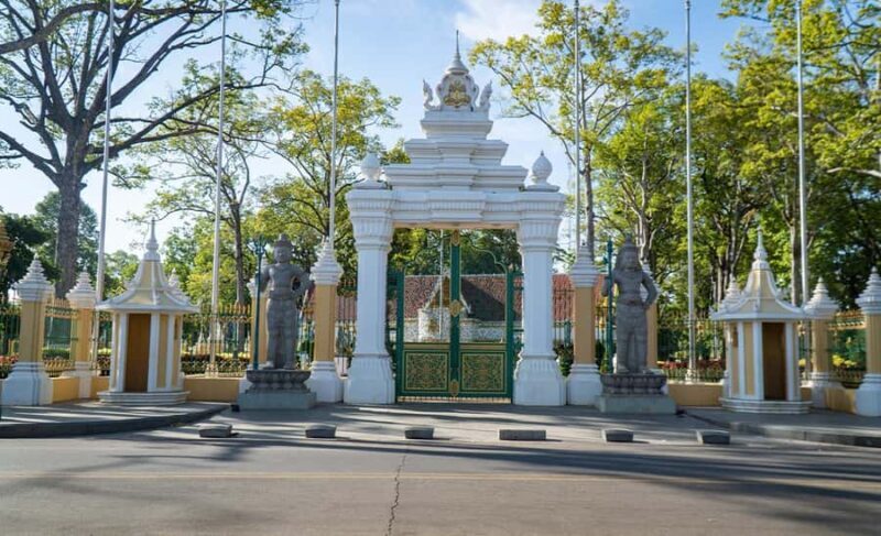 Siem Reap: City Tour, Killing Fields, & Art Haft -Day Tour - FAQ