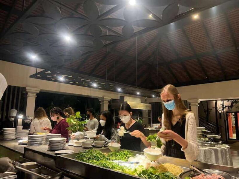 Siem Reap: Dinner Show Apsara Dance Round Pick-up included - Food Quality and Variety