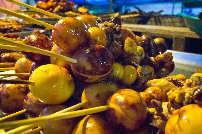 Siem Reap Evening Street Foods Tours by Tuk Tuk - Small Group Experience