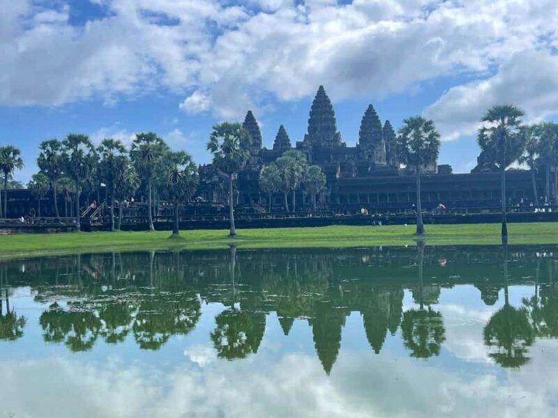 Siem Reap: Exclusive Angkor Wat Sunrise Tour by Tuk-Tuk - The Experience in Detail