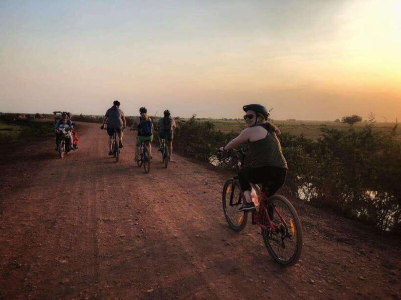 Siem Reap Half Day By Bicycle Sunset On The Bank Of Lake - Good To Know