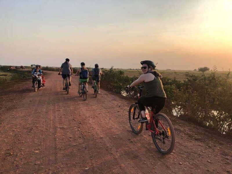 Siem Reap Half Day By Bicycle Sunset On The Bank Of Lake - Exploring the Details of the Siem Reap Bicycle Sunset Tour