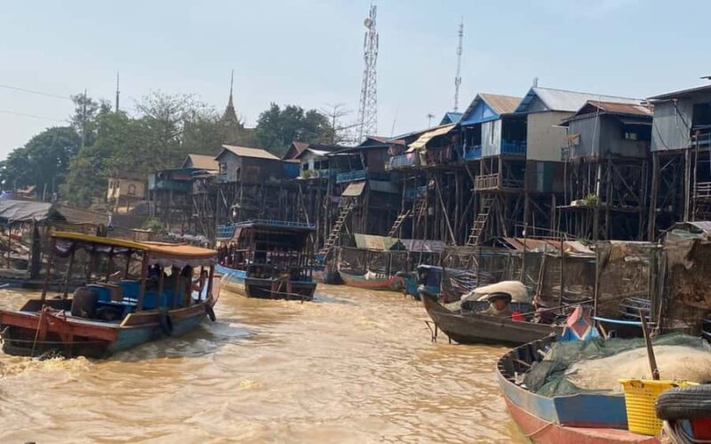 Siem Reap: Kampong Phluk, War Museum, & Killing Field Tour - Exploring Cambodia’s Past and Present