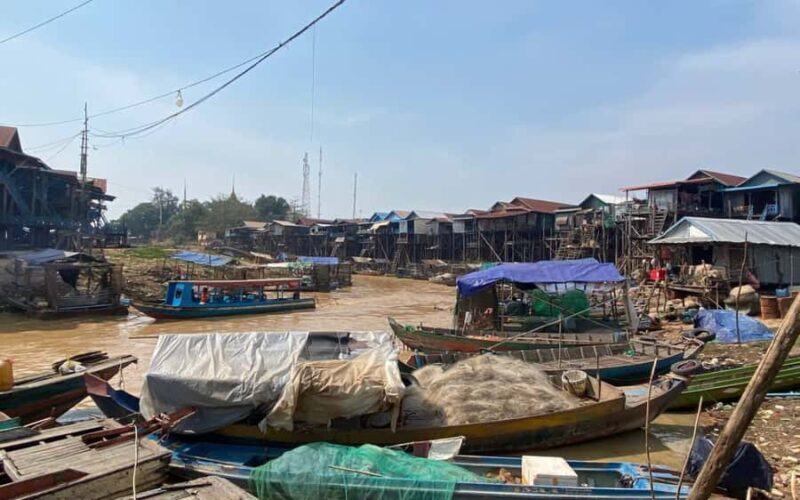 Siem Reap: Kampong Phluk, War Museum, & Killing Field Tour - FAQ