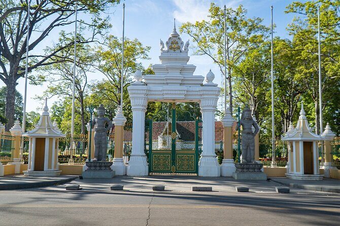 Siem Reap: Morning Food Tour, Market Walking and Street Art - FAQ