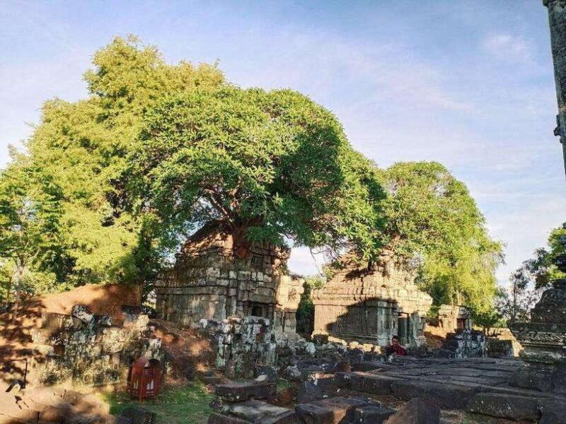 Siem Reap: Phnom Bok Mountain and Grand Circle Temples Tour - Climbing Phnom Bok Hill: Scenic Overlook and Historical Monuments