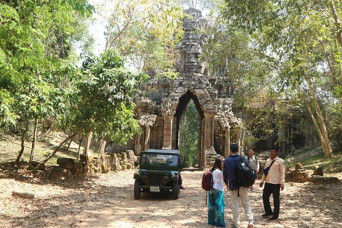 Siem Reap: Private Custom Angkor Wat Tour with Local Guide - Good To Know