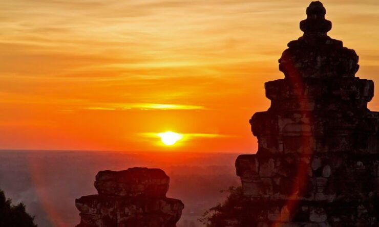 Siem Reap: Private Guided Day Trip to Angkor Wat With Sunset - Activity Details and Logistics