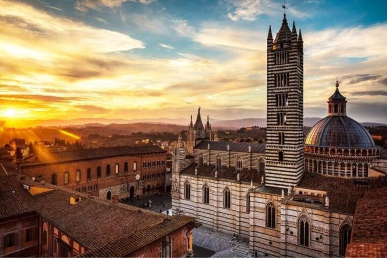 Siena : Highlights Private Walking Tour - Exploring the Palazzo Pubblico