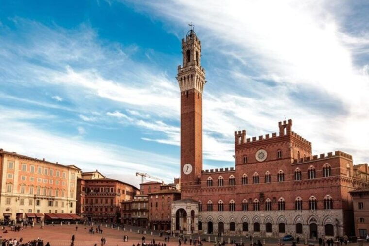 Siena : Highlights Private Walking Tour - Planning Your Visit: Meeting Point and Accessibility