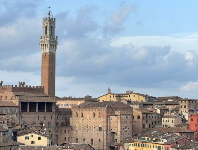 Siena Like a Local (With a Licensed Tour Guide) - Meeting Point