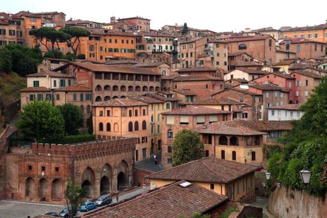 Siena: Private City Highlights Walking Tour - Siena Features