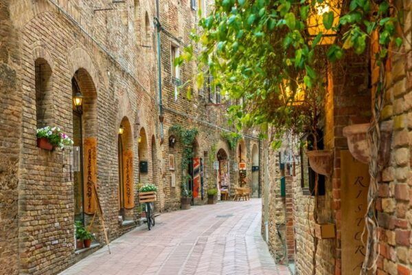 Siena San Gimignano Private Full-Day Tour by Deluxe Car - Optional Lunch Stop