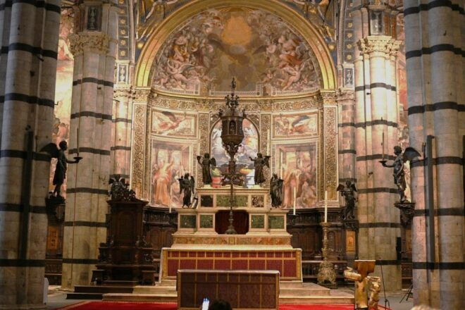 Siena Walking Tour With Cathedral and Crypt & Museum Option - Accessibility and Group Choices