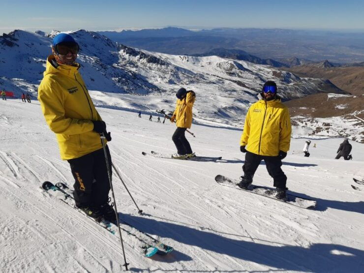 Sierra Nevada: Ski or Snowboard Equipment Rental - Activity Overview