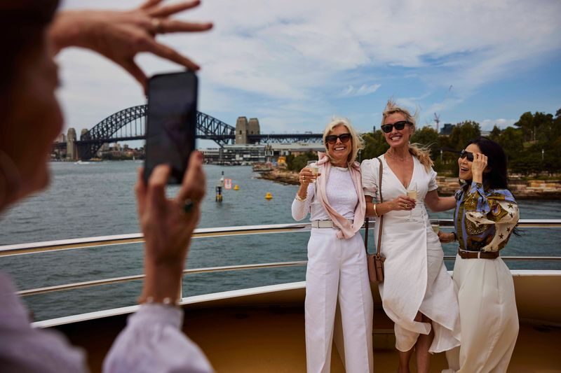 Sightseeing and High Tea Cruise Tour from Sydney Harbour - What the 90-minute cruise feels like