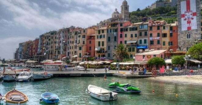 SIGHTSEEING AND SWIMMING BOAT TOUR - Inclusions