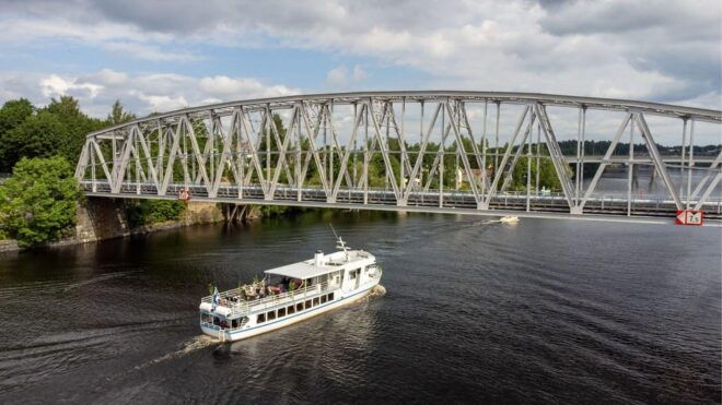 SIGHTSEEING CRUISE AROUND SAVONLINNA - Onboard Amenities