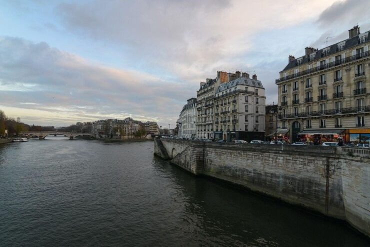 Sightseeing Tour of Paris - Parisian Landmarks and Iconic Sites