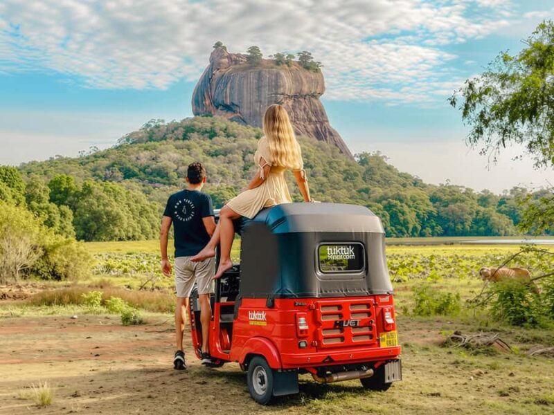 Sigiriya & Dambulla: Tuk Tuk Day Tour - Learning about Spices and Gems