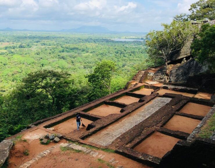 Sigiriya Lion Rock & Evening Safari Full Day Privet Tour - Sigiriya Lion Rock