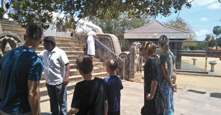 Sigiriya Lions Fortress and Polonnaruwa Day Tour From Kandy - Good To Know