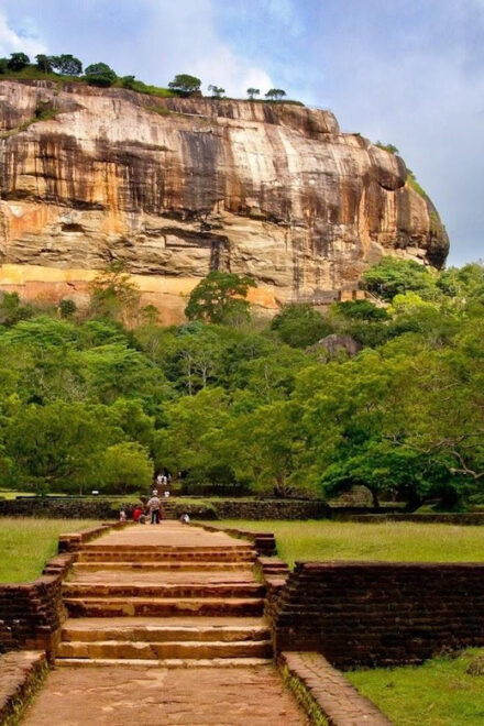 Sigiriya Rock: Dambulla Temple All Inclusive Tour From Kandy - Climbing Sigiriya Rock