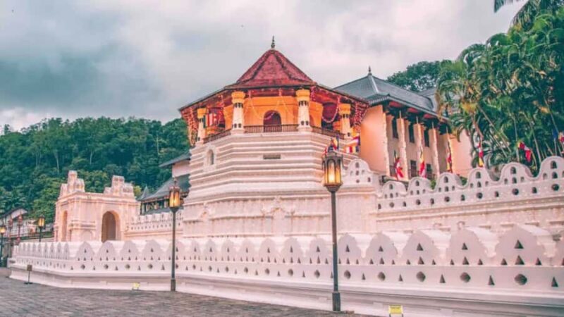 Sigiriya to Ella Scenic Train Transfer with Kandy Sightseein - Good To Know