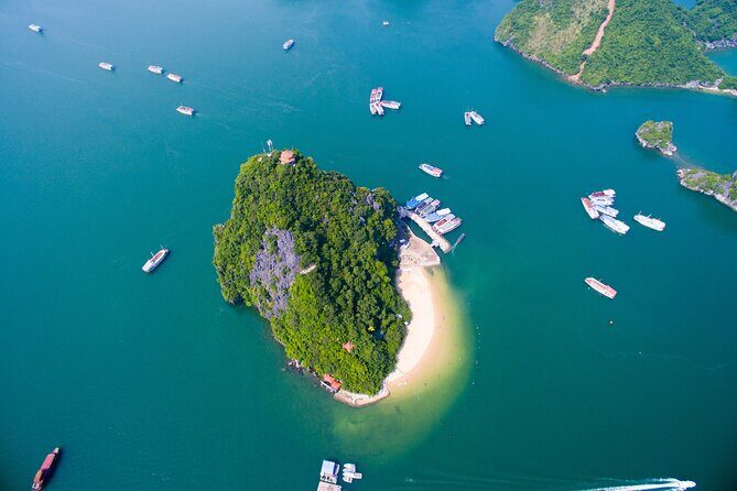 Signature Ha Long Bay day cruise with buffet lunch - An In-Depth Look at the Itinerary
