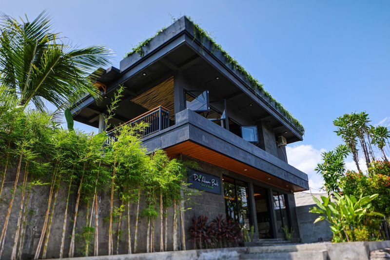 Signature Massage in Nusa Dua/ De Alam Bali - Two hours for massage, scrub and flower bath