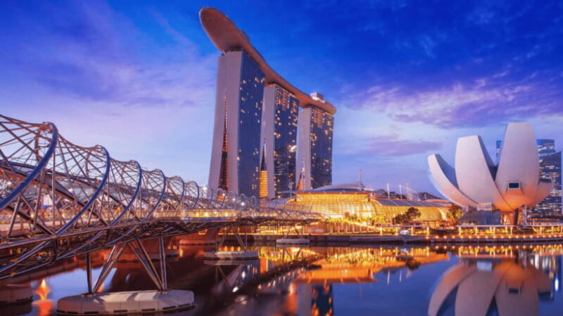 Signature Night Tour: Walk Through Marina with Food Tastings - The Sum Up