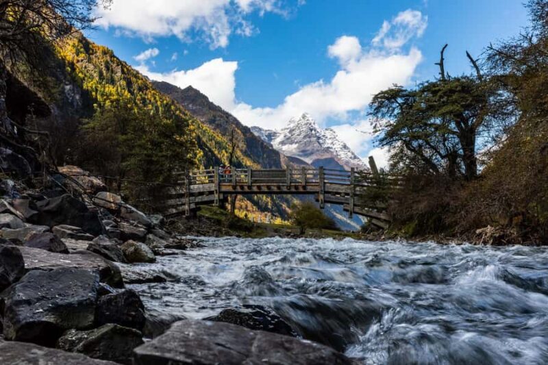 Siguniangshan Valley Tour: Snow Peaks & Tibetan Culture - Good To Know