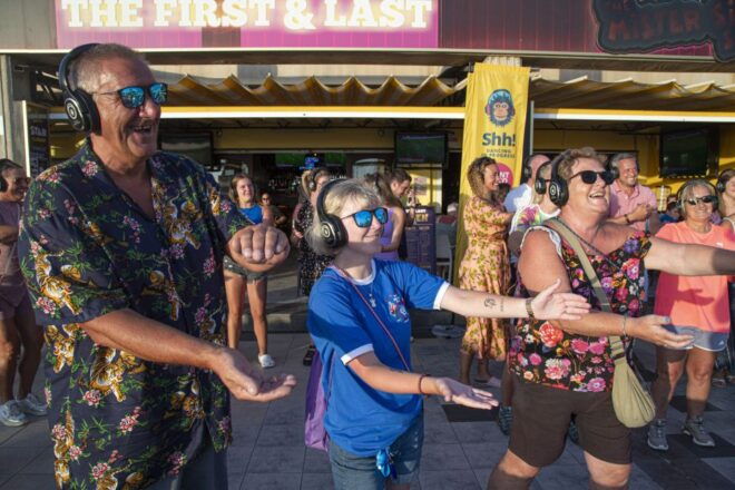 Silent Disco Walking Tour Mister Sister Show Bar Fanabe - What to Bring