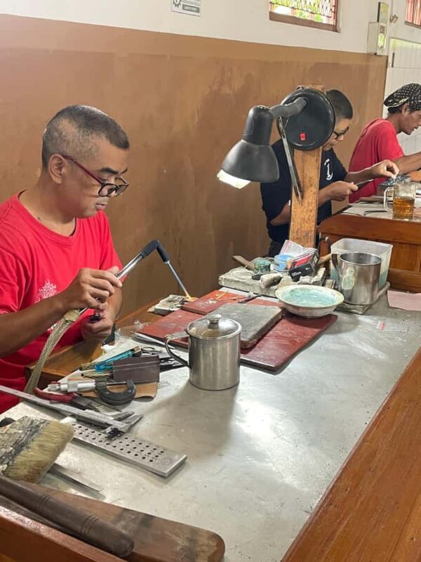 Silver Class in Yogyakarta With Activities And Optional Tour - Good To Know