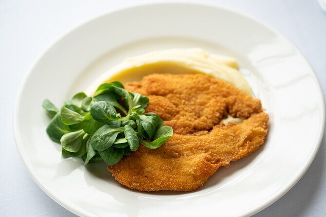 Sinatra Tribute Show and Dinner Experience in Manes - An in-depth look at the experience