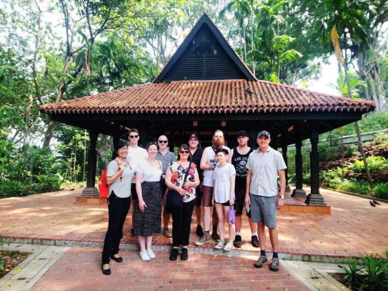 Singapore 2.5-Hour Walking Tour: Graves, Guns & Battles - The Itinerary in Detail