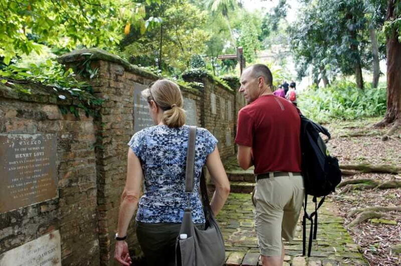Singapore 2.5-Hour Walking Tour: Graves, Guns & Battles - Why This Tour Is Worth It