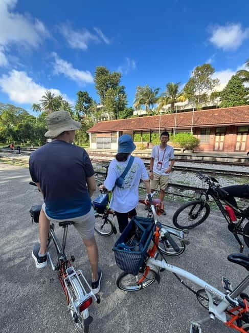 Singapore Brompton Bike Tour from Rail Corridor, with food! - Good To Know