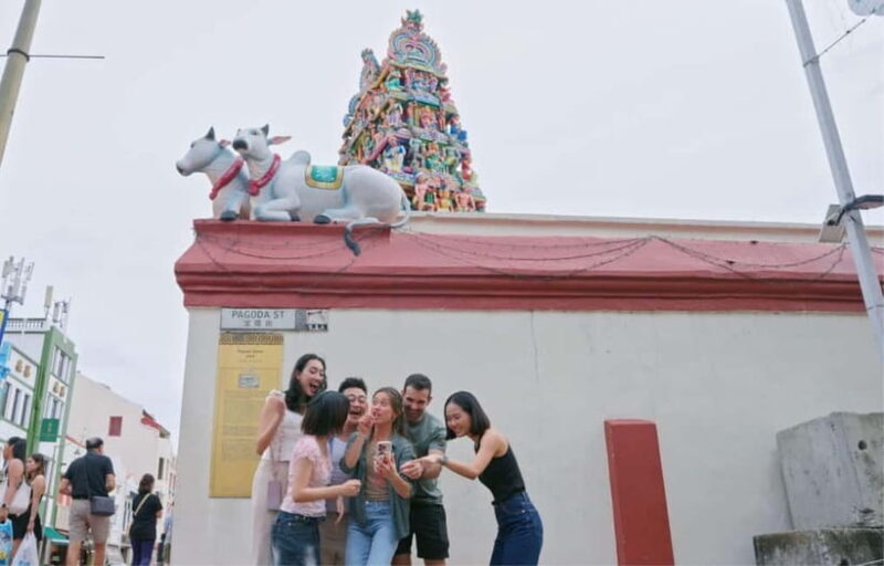 Singapore: Chinatown Food Tour with 6 Tastings - The Riddle and WhatsApp Experience