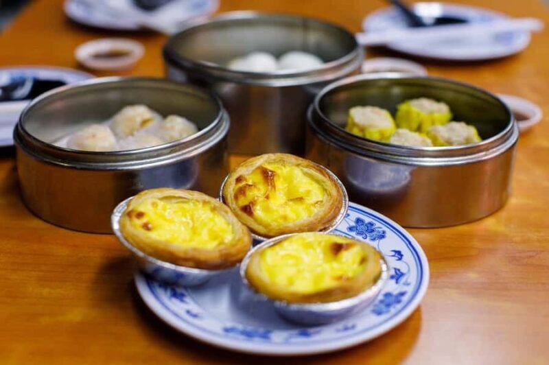 Singapore: Geylang Night Food & Walking Tour - Dining at local eateries