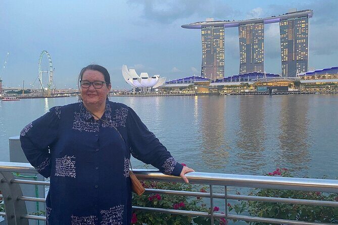 Singapore Guided Night Tour with 2 Light Shows & River Cruise - Hawker Market Stop at Lau Pa Sat: A Bite of Local Flavors